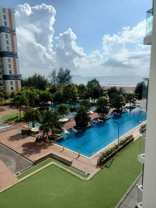Timurbay Seafront By Ozzy Azizi * Kuantan